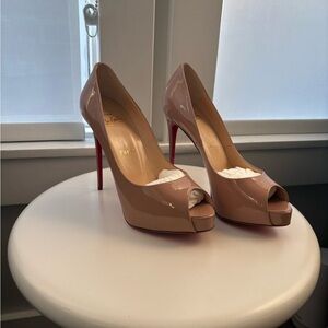 New Very Prive 120 Patent
Black